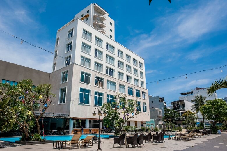 Da Nang Riverside Hotel