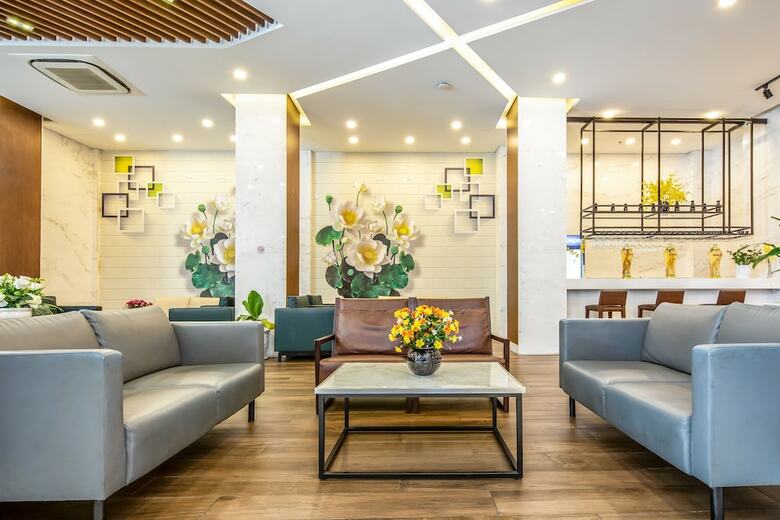 Da Nang Riverside Hotel