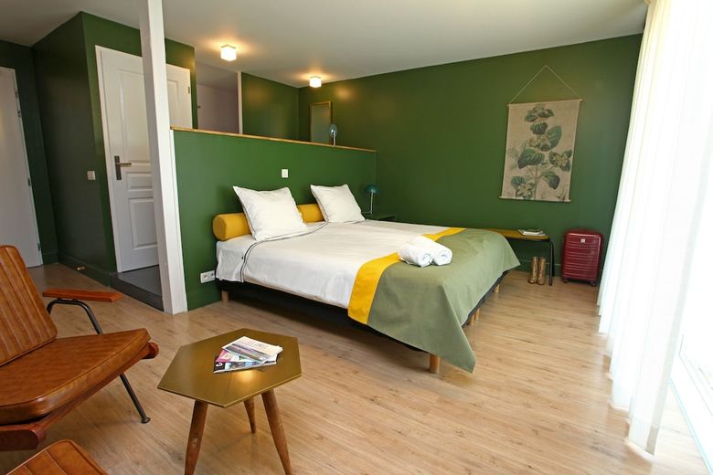 Hotel Lodge La Petite Couronne