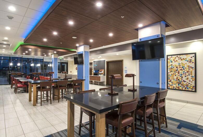 Hotel Holiday Inn Express & Suites Phoenix North - Happy Valley