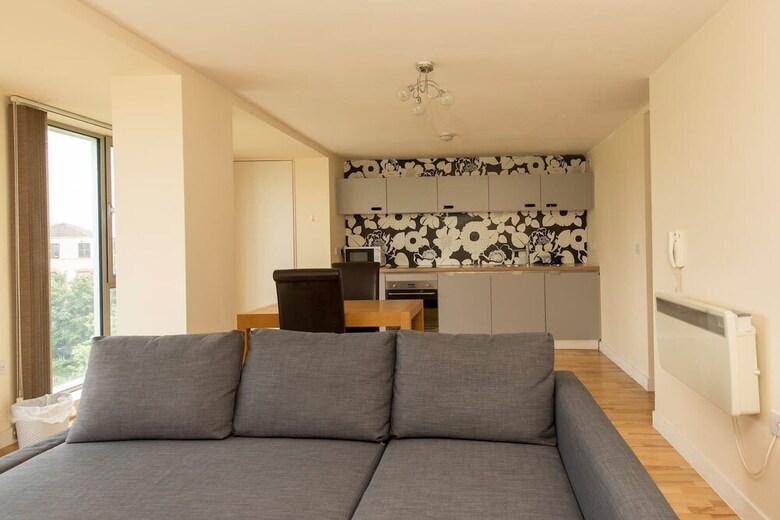 Apartamentos Convenient 1br Flat Near City Centre