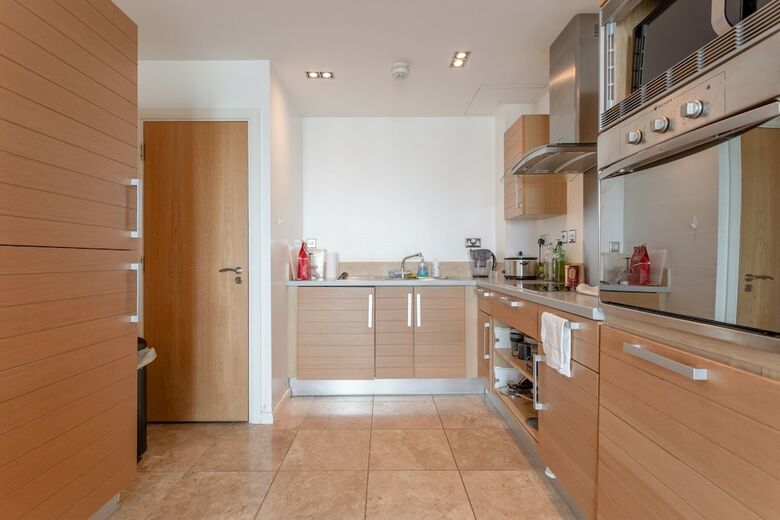 Fantastic 2 Bedroom Apartment Near Canary Wharf