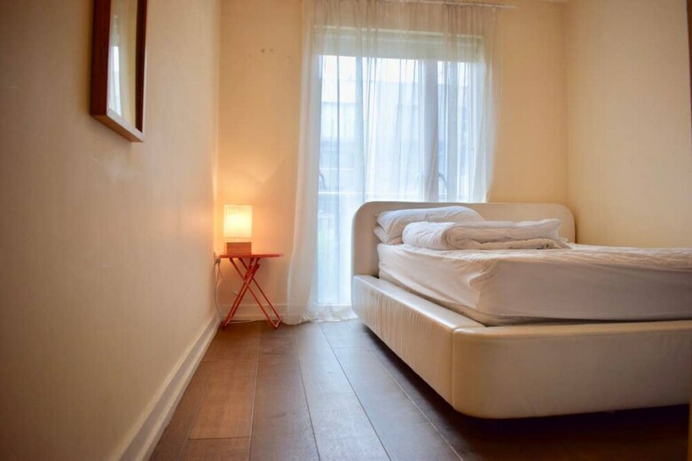 Modern Apartment In Silicon Docks With Balcony