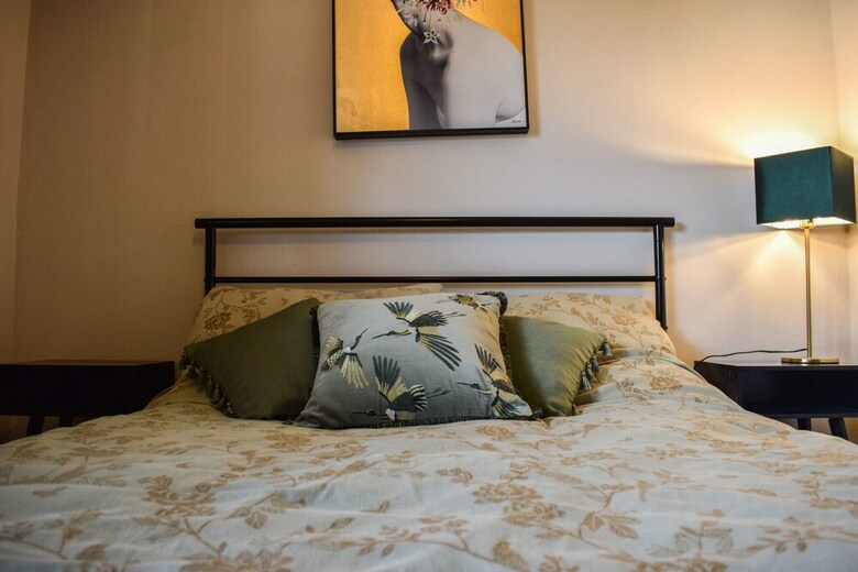 Charming 3 Bedroom Apartment From Cutty Sark