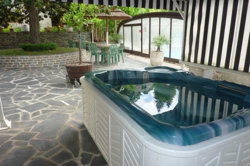 Hotel H�tel Du Lion D'or