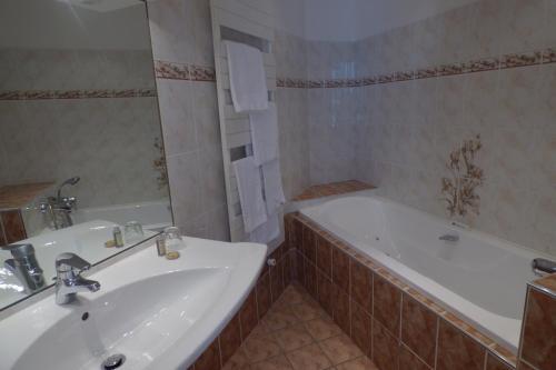 Hotel H�tel Du Lion D'or