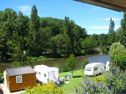 Camping Des Rochers Des Parcs