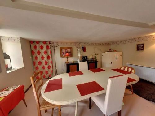 Camping Des Rochers Des Parcs