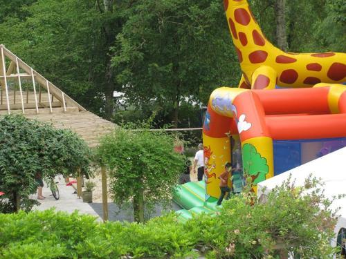 Camping Des Rochers Des Parcs