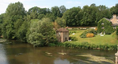 Camping Des Rochers Des Parcs