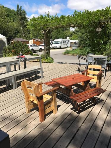 Camping Des Rochers Des Parcs