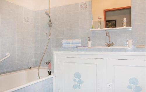 Holiday Home Le Clos Du Puit