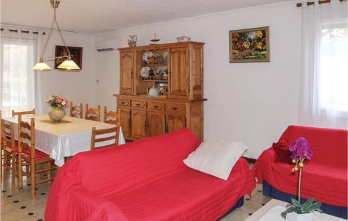 Holiday Home Le Clos Du Puit