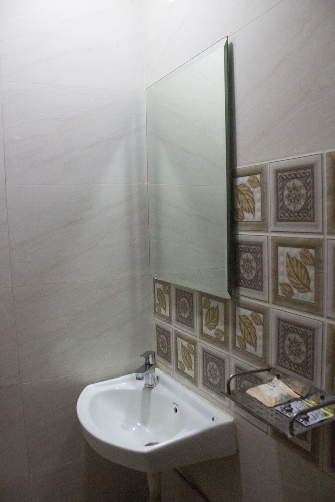 Hotel Embassy Grand