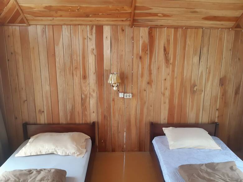 Hotel Adk Papandayan Homestay & Tour