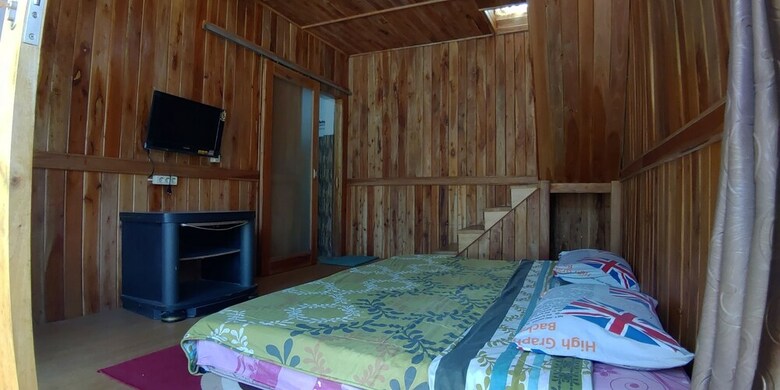 Hotel Adk Papandayan Homestay & Tour