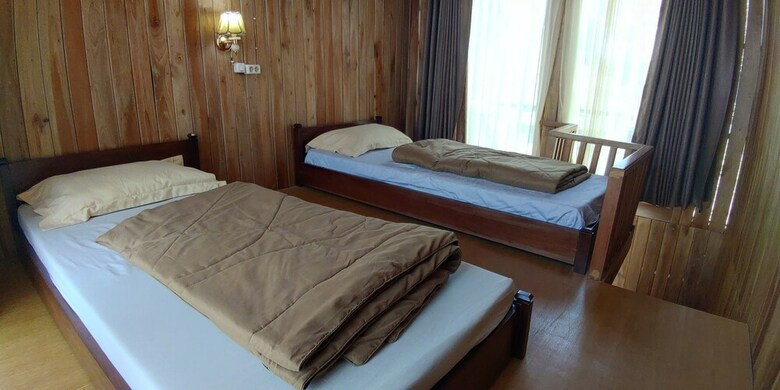 Hotel Adk Papandayan Homestay & Tour