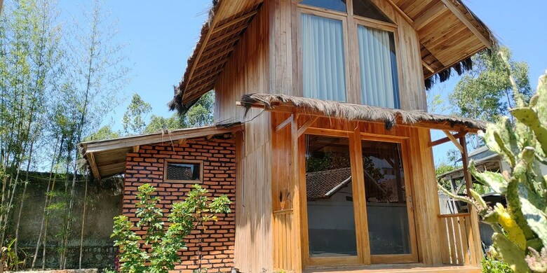 Hotel Adk Papandayan Homestay & Tour