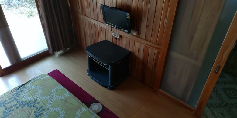 Hotel Adk Papandayan Homestay & Tour