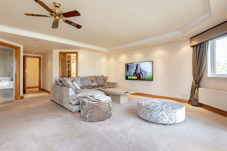 Apartamentos Luxury 6-bed House With Pool