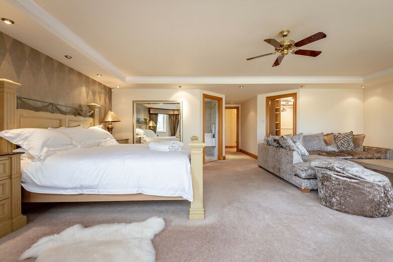 Apartamentos Luxury 6-bed House With Pool