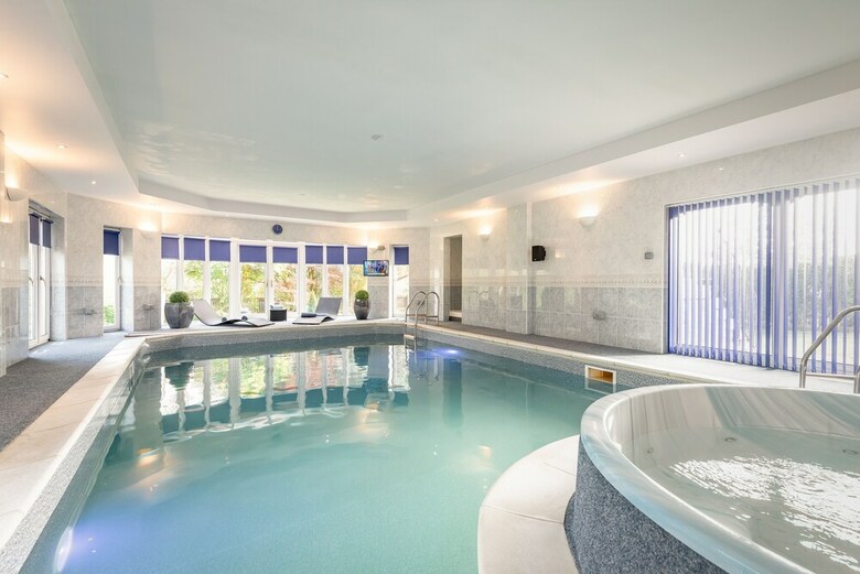 Apartamentos Luxury 6-bed House With Pool
