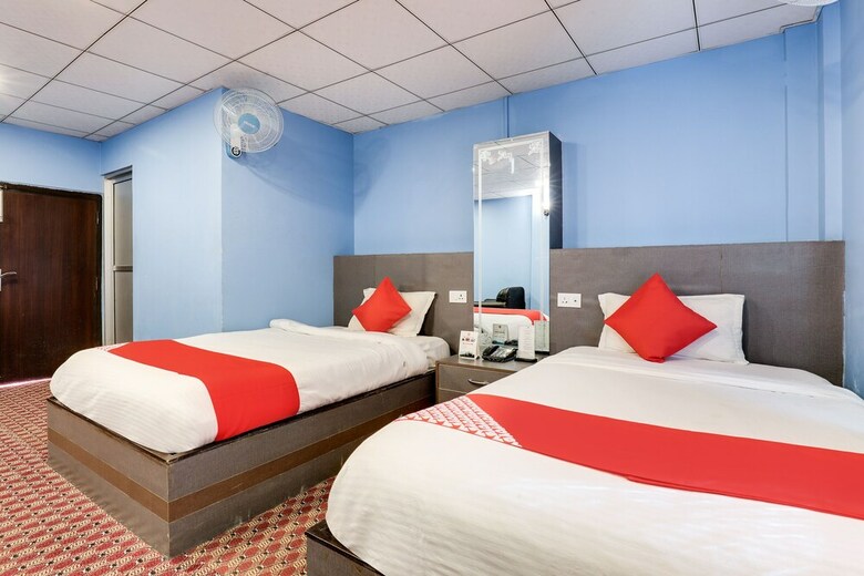 Oyo 585 Hotel Raj Durbar & Navrang