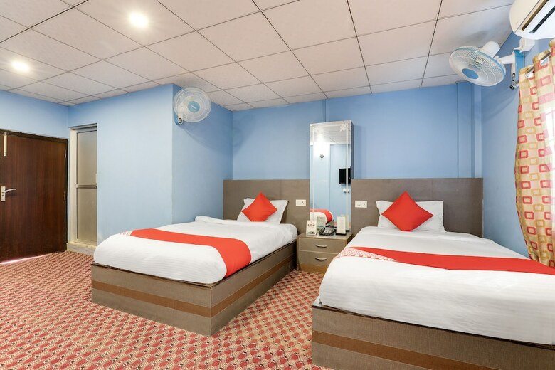 Oyo 585 Hotel Raj Durbar & Navrang
