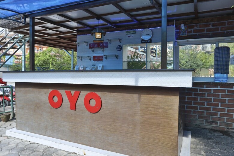 Oyo 591 Hotel Blue Moon