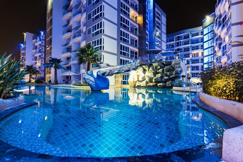 Apartamentos Centara Grand Avenue By Pattaya Holiday
