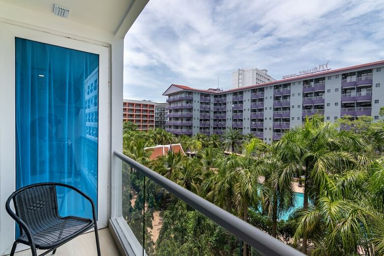 Apartamentos Centara Grand Avenue By Pattaya Holiday