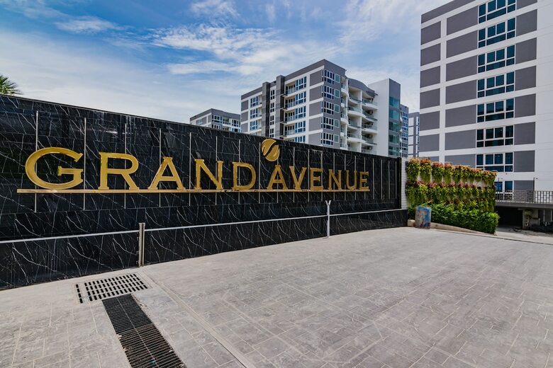 Apartamentos Centara Grand Avenue By Pattaya Holiday