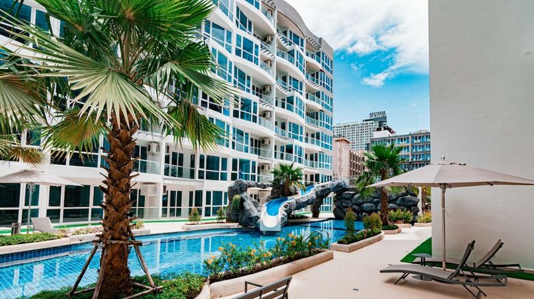 Apartamentos Centara Grand Avenue By Pattaya Holiday