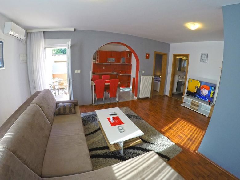 Hotel Apartments And Rooms Rea