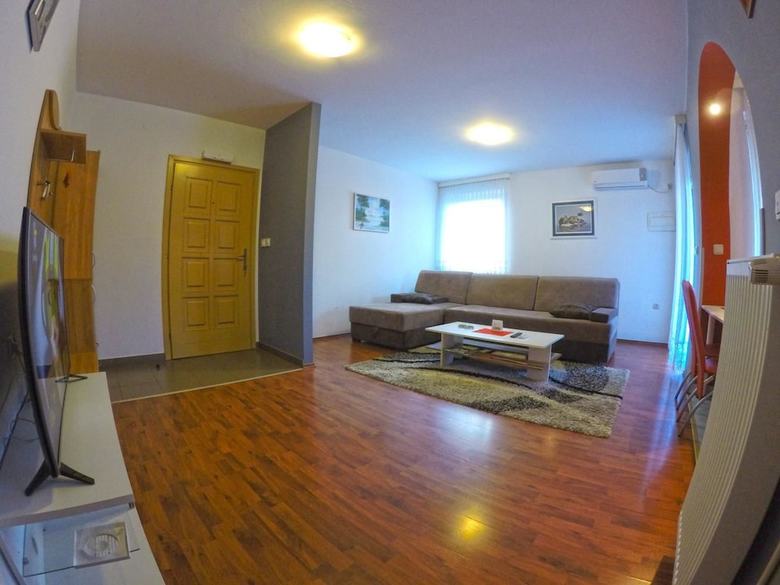 Hotel Apartments And Rooms Rea