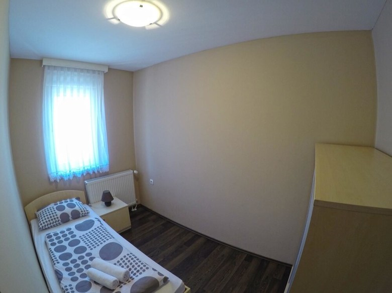 Hotel Apartments And Rooms Rea