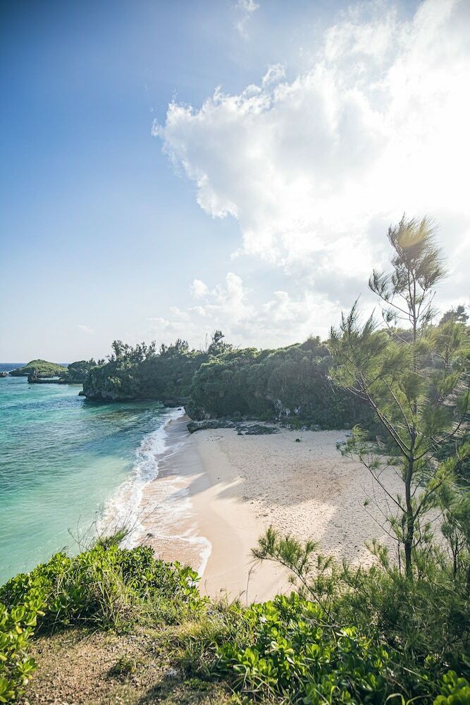 Villa Maeda Beach Hotel