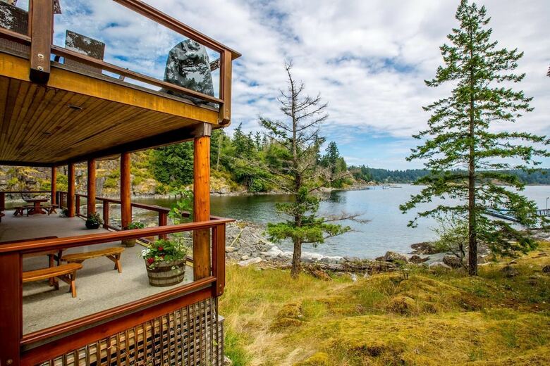 Hotel Gowlland Harbour Resort