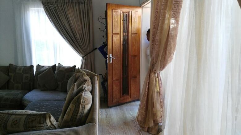 Hotel Lapeng Home Away From Home
