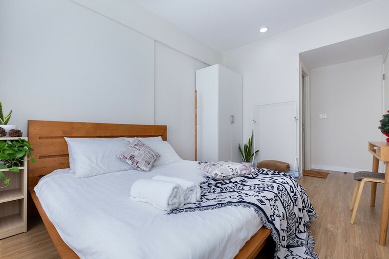 Ellie Apartment & Hotel