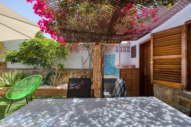Great House With Pool Close To Beach