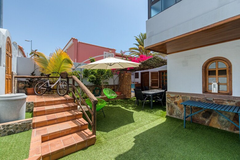 Great House With Pool Close To Beach
