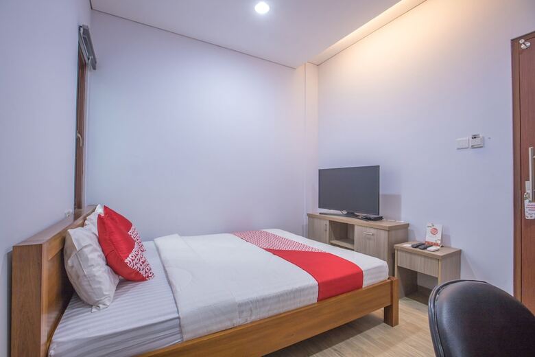 Hostal Oyo 1496 Weleri 07
