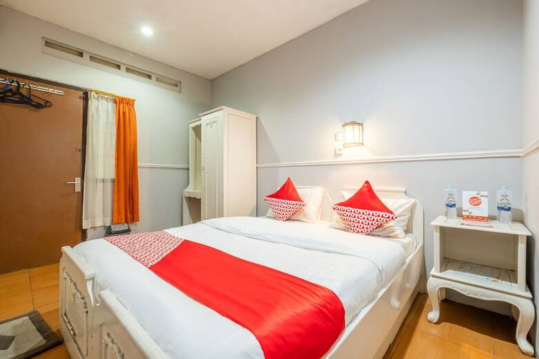 Hostal Oyo 1444 Hotel Patradisa