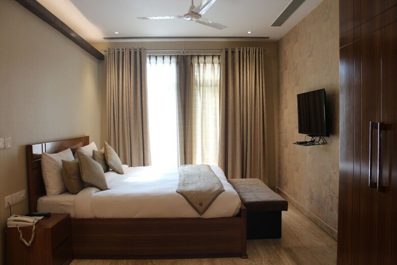 Hotel Royal Residence Iffco Chowk