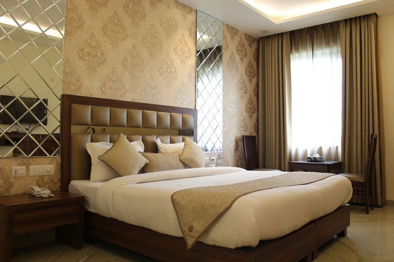 Hotel Royal Residence Iffco Chowk