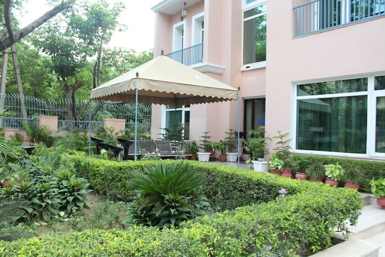 Hotel Royal Residence Iffco Chowk