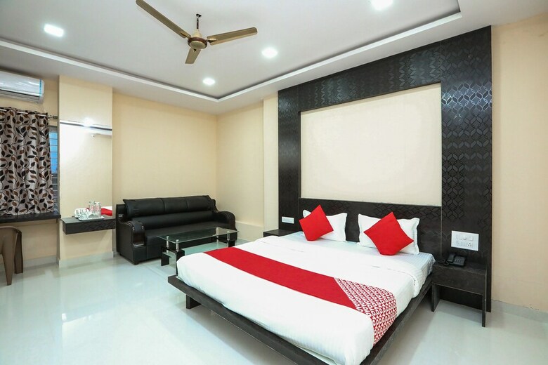 Hotel Suvarna Suites