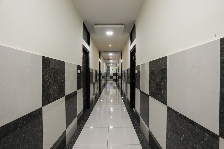 Hotel Suvarna Suites