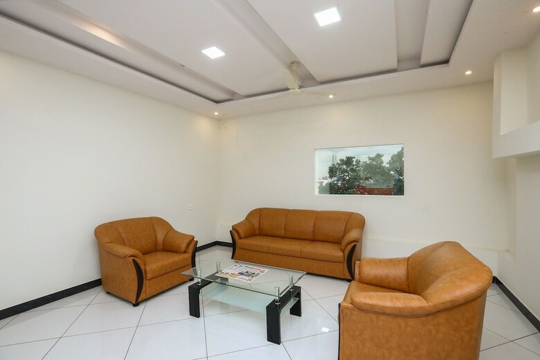 Hotel Suvarna Suites